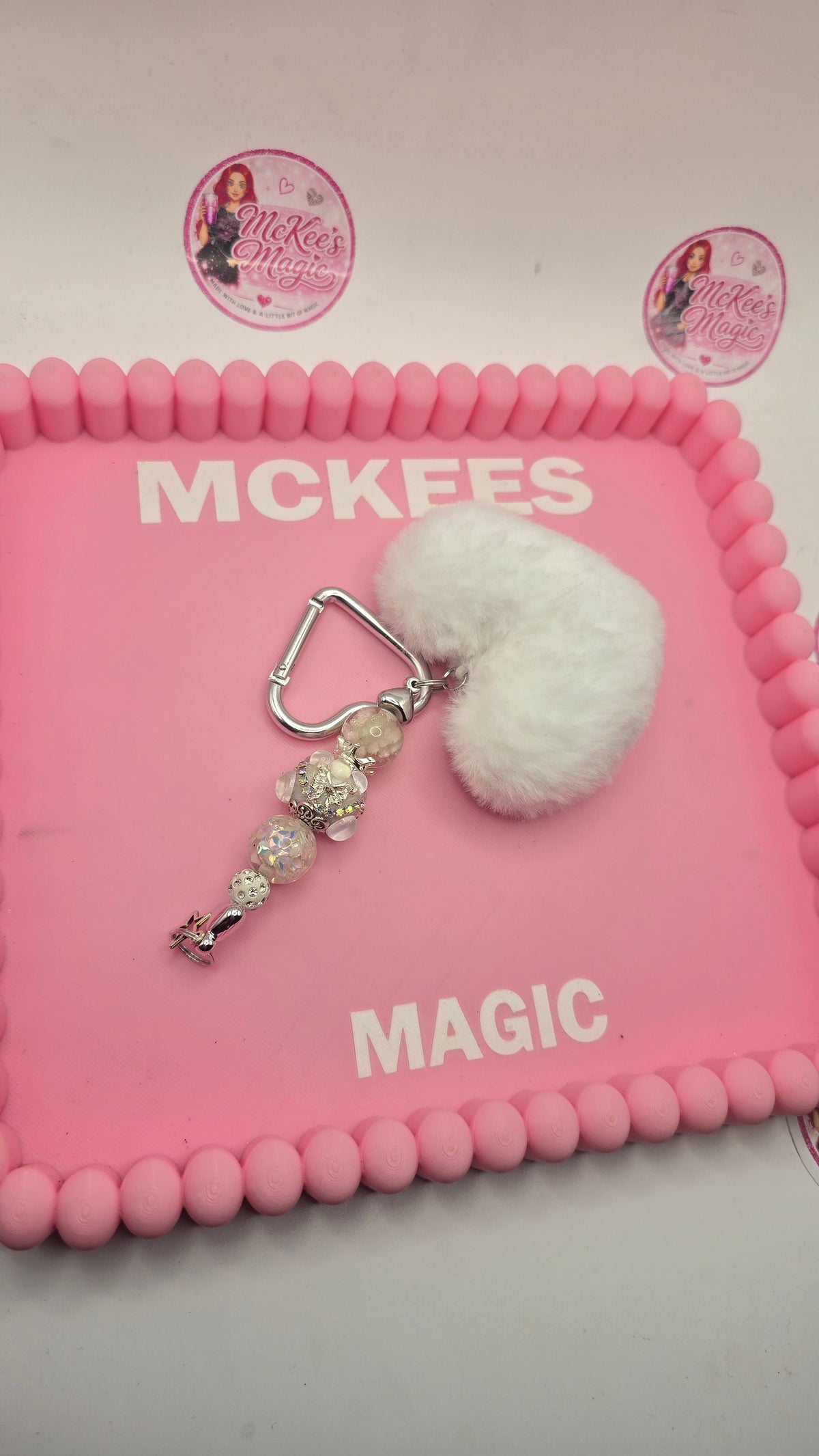 White fluffy heart keyring