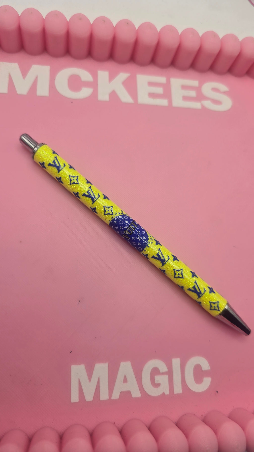Louis V Pens