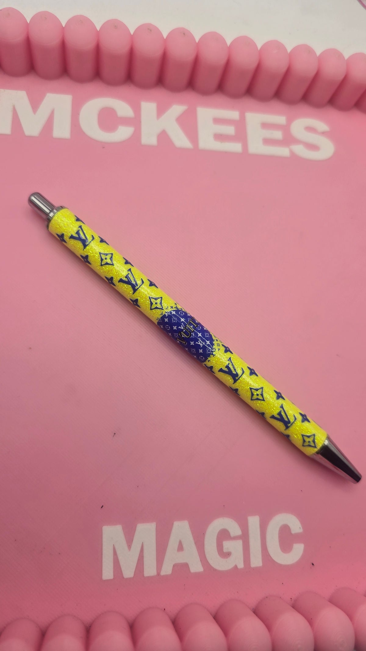 Louis V Pens